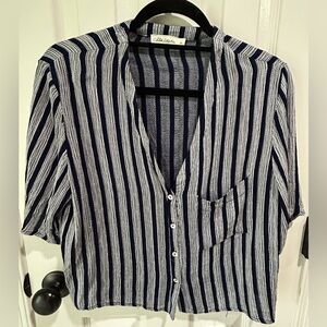 Women’s Cropped Button Down Top Size Small